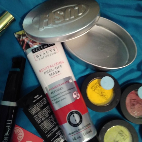 Lot of make up skin care products - Picture 7 of 9